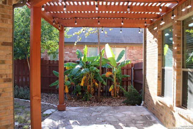 2814 DUSSELDORF, San Antonio, TX 78230