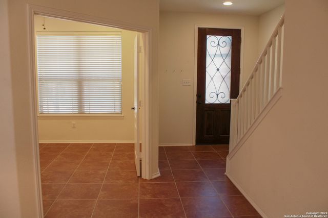 2814 DUSSELDORF, San Antonio, TX 78230