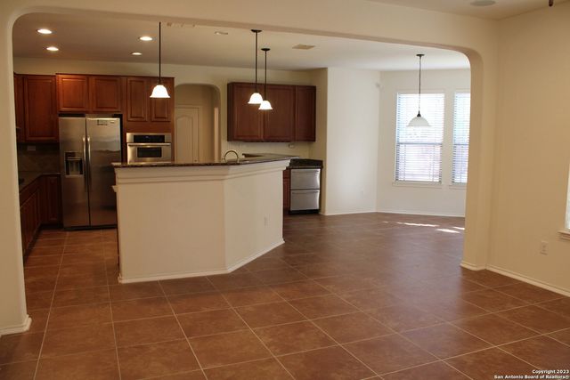 2814 DUSSELDORF, San Antonio, TX 78230