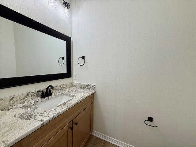 718 Eagle Claw DR, Salado, TX 76571