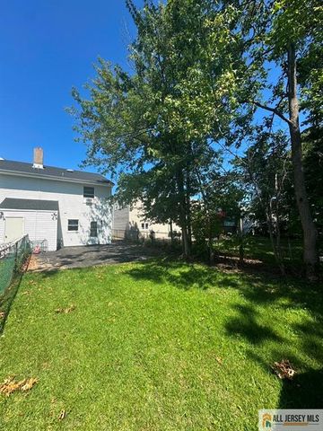 11 Hyde Avenue, Iselin, NJ 08830