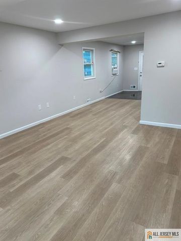 11 Hyde Avenue, Iselin, NJ 08830