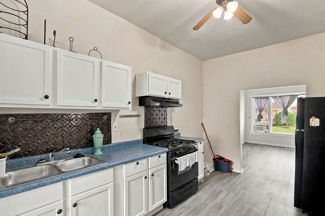 2956 N Elston Avenue, Chicago, IL 60618