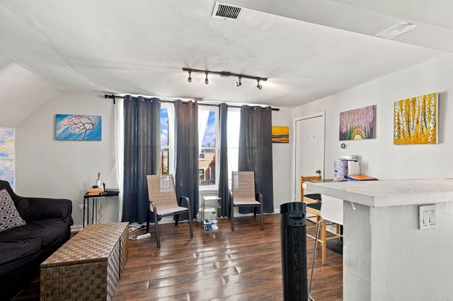 2956 N Elston Avenue, Chicago, IL 60618