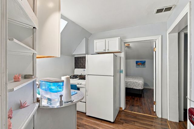 2956 N Elston Avenue, Chicago, IL 60618