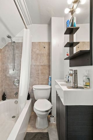 2956 N Elston Avenue, Chicago, IL 60618