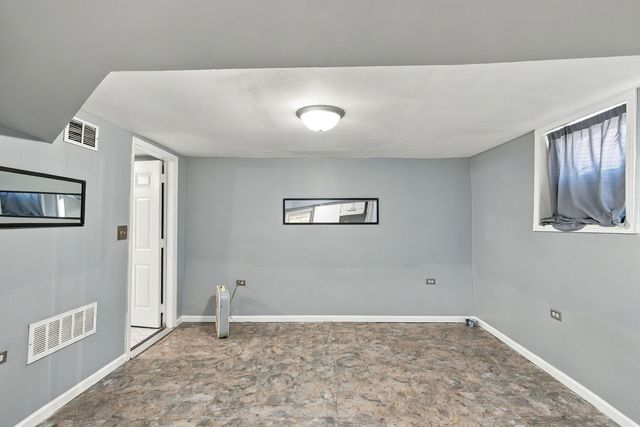 2956 N Elston Avenue, Chicago, IL 60618