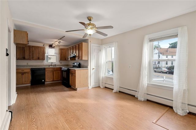 180 Beechwood Avenue 3, Pawtucket, RI 02860