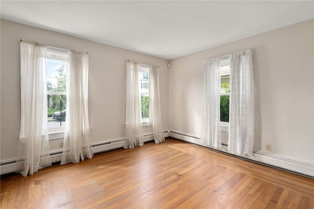 180 Beechwood Avenue 3, Pawtucket, RI 02860