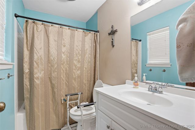 3601 Henrietta Avenue, Bartlesville, OK 74006