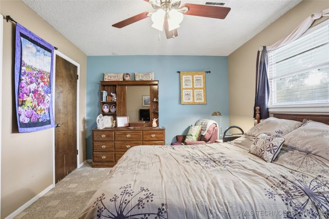 3601 Henrietta Avenue, Bartlesville, OK 74006