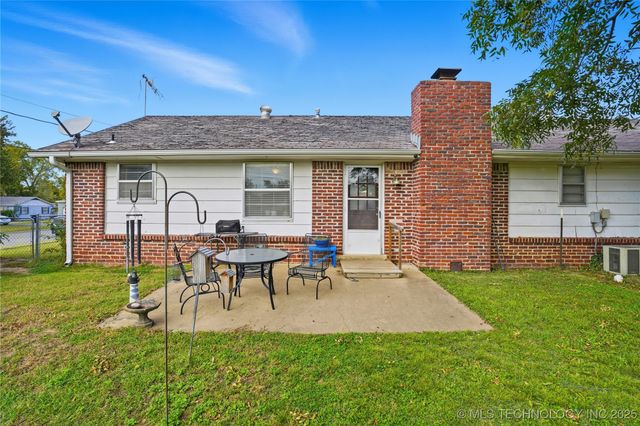 3601 Henrietta Avenue, Bartlesville, OK 74006