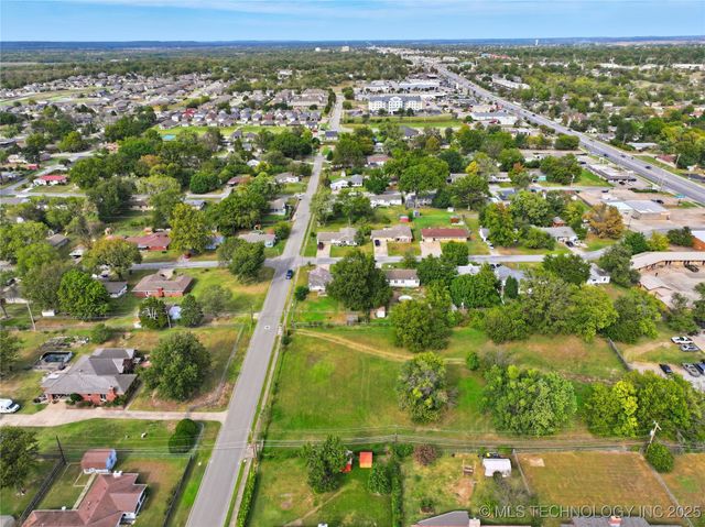 3601 Henrietta Avenue, Bartlesville, OK 74006