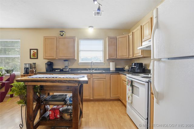 3601 Henrietta Avenue, Bartlesville, OK 74006