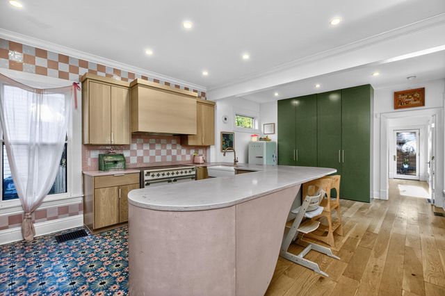 260 Clay Avenue, Lexington, KY 40502