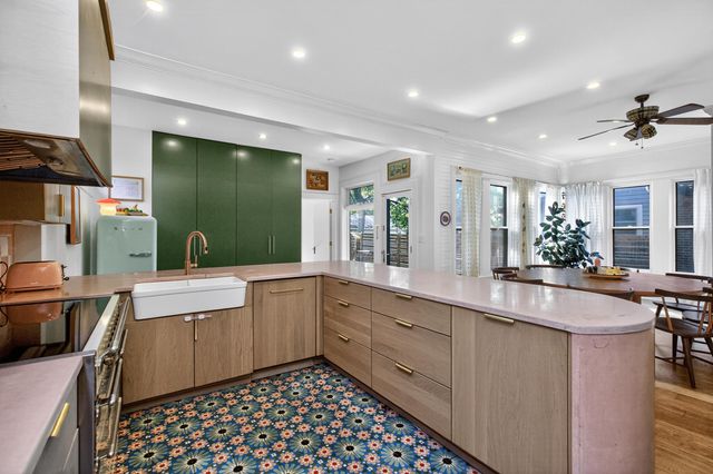 260 Clay Avenue, Lexington, KY 40502