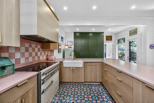 260 Clay Avenue, Lexington, KY 40502