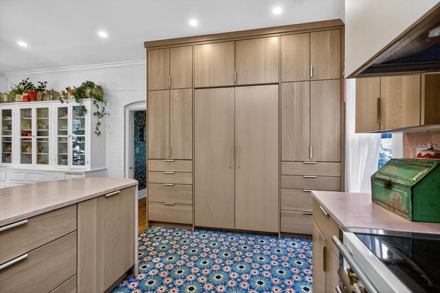 260 Clay Avenue, Lexington, KY 40502