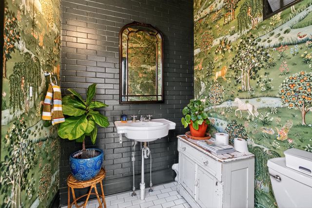 260 Clay Avenue, Lexington, KY 40502