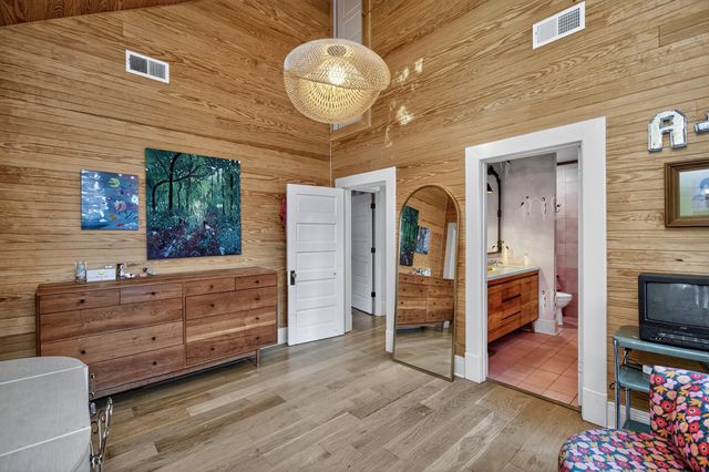 260 Clay Avenue, Lexington, KY 40502