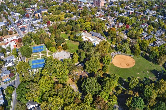 260 Clay Avenue, Lexington, KY 40502