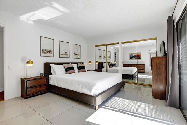 1031 E El Conquistador, Palm Springs, CA 92262