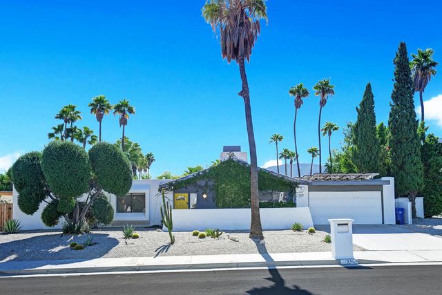 1031 E El Conquistador, Palm Springs, CA 92262
