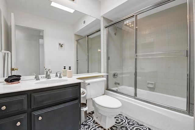 1031 E El Conquistador, Palm Springs, CA 92262