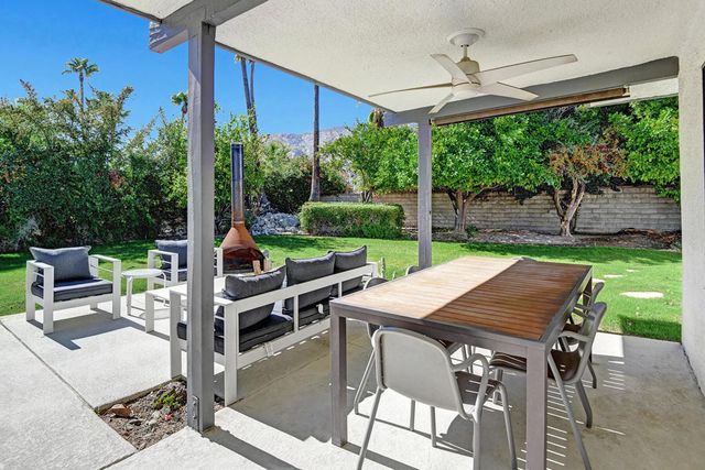 1031 E El Conquistador, Palm Springs, CA 92262