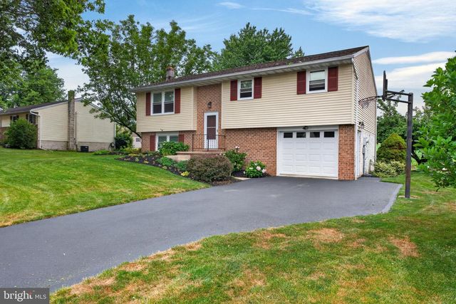 139 BRIAN DR, Ephrata, PA 17522