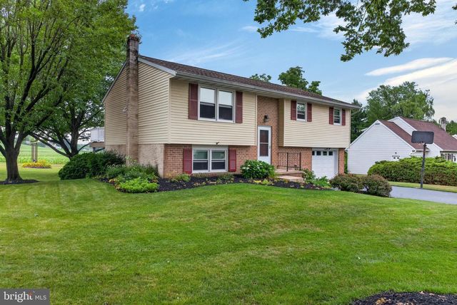 139 BRIAN DR, Ephrata, PA 17522