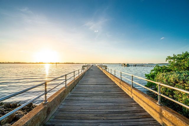 1700 PARK STREET N 207, St Petersburg, FL 33710