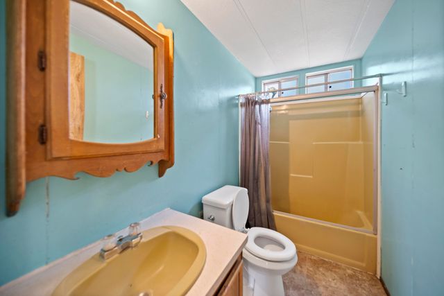 21133 Ronald Street, Anderson, CA 96007