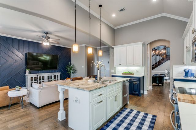 104 Martingale Trail, Oak Point, TX 75068