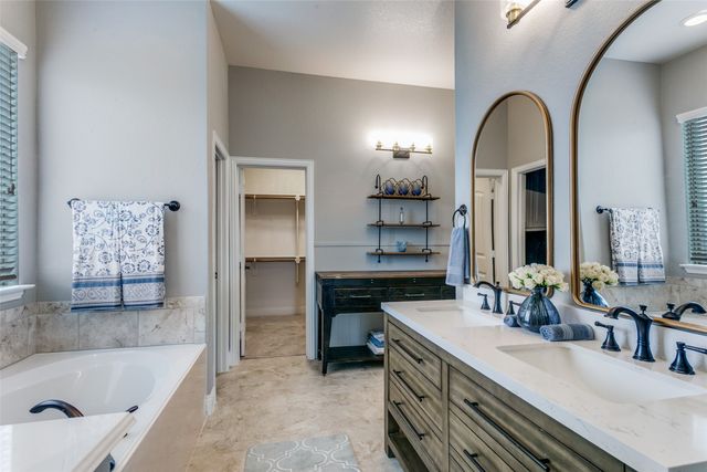 104 Martingale Trail, Oak Point, TX 75068