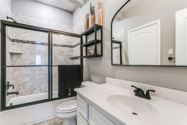 104 Martingale Trail, Oak Point, TX 75068