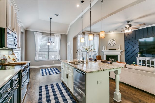 104 Martingale Trail, Oak Point, TX 75068