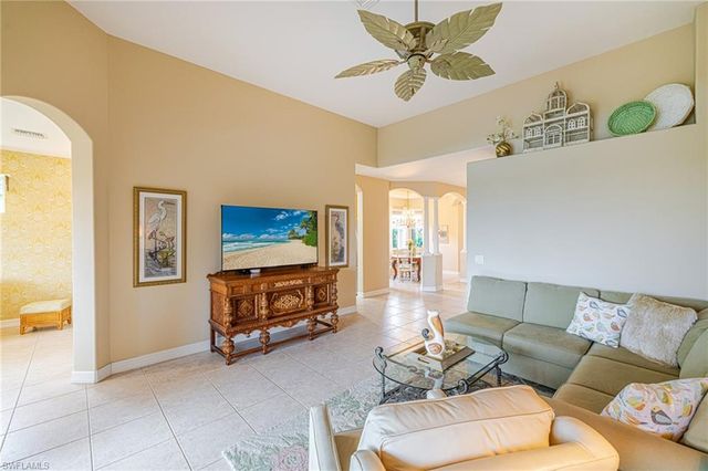 10523 Bella Vista DR, Fort Myers, FL 33913