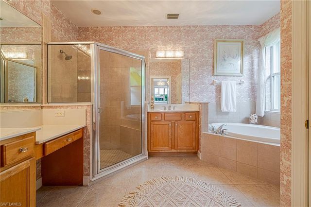 10523 Bella Vista DR, Fort Myers, FL 33913
