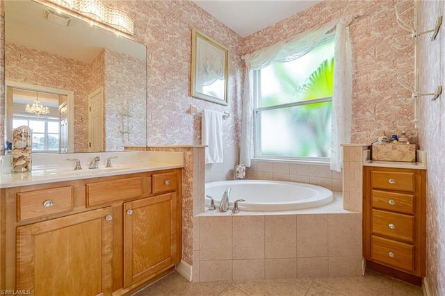 10523 Bella Vista DR, Fort Myers, FL 33913