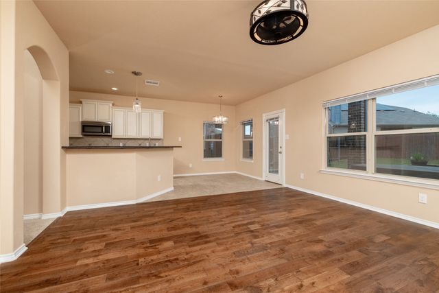 1009 Cheyenne Drive, Aubrey, TX 76227