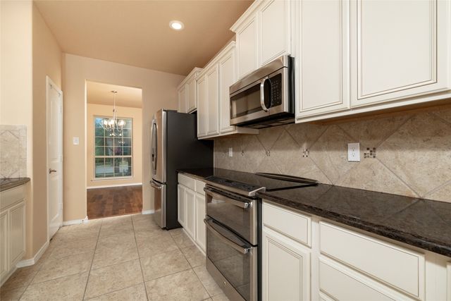 1009 Cheyenne Drive, Aubrey, TX 76227