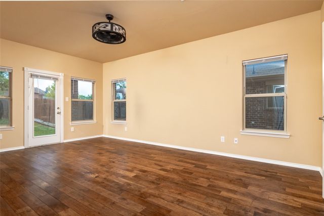 1009 Cheyenne Drive, Aubrey, TX 76227