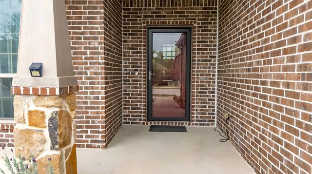 1009 Cheyenne Drive, Aubrey, TX 76227