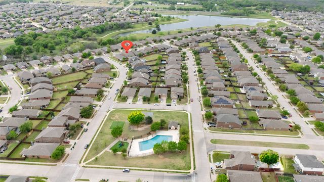 1009 Cheyenne Drive, Aubrey, TX 76227