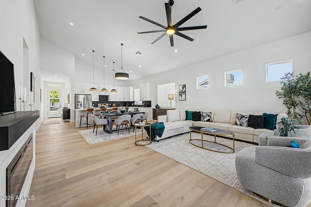 258 E FRANKLIN Avenue, Mesa, AZ 85210 — photo 4