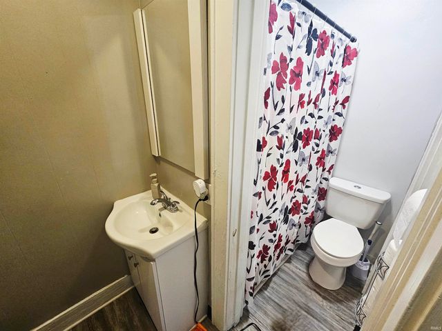 1508 E Main Street, Muncie, IN 47305