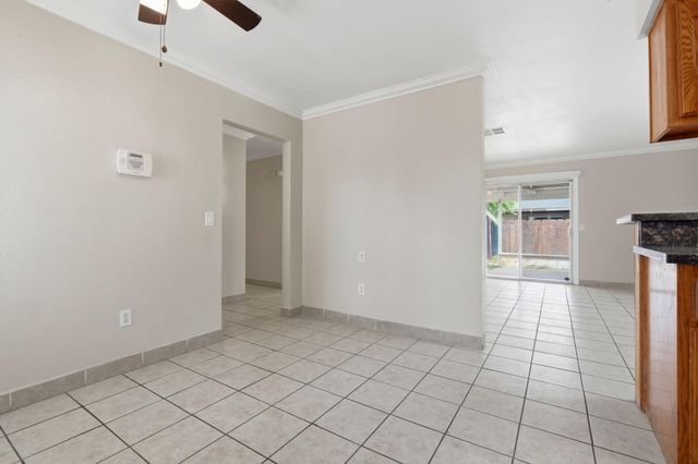 1911 N Giddings, Visalia, CA 93291