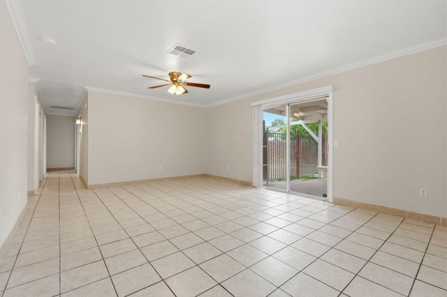 1911 N Giddings, Visalia, CA 93291