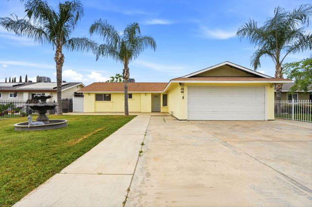 1911 N Giddings, Visalia, CA 93291